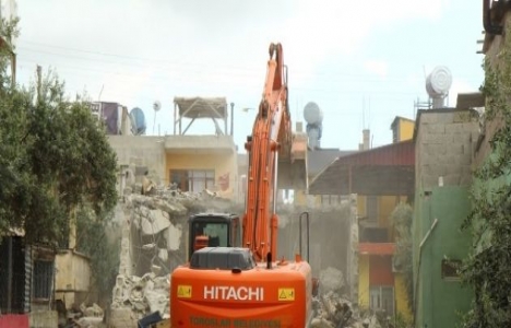Mersin Toroslar'da yeni yol çalışması için binalar yıkılıyor!