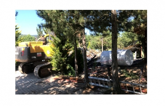 Bilecik'te gölet çevresindeki iş yeri yıkıldı!