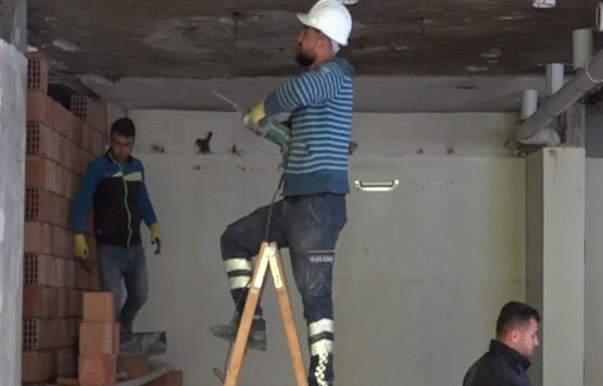 İnşaat işçileri koronaviruse rağmen çalışıyor!