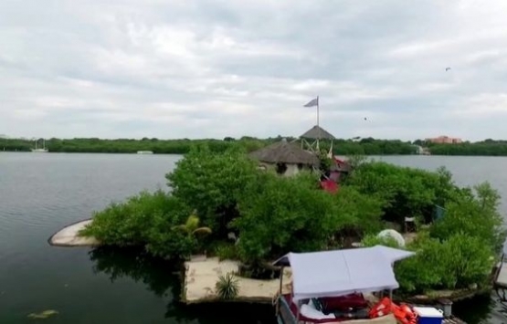 Meksika da 150 bin pet şişe ile ada inşa edildi!