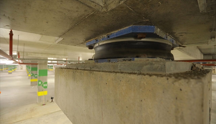 Sismik izolatörler deprem enerjisini sönümleyerek binaların hasar görmesini engelliyor!