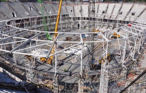 Vodafone Arena Stadı'nda çatı iskeleti tamamen kapatıldı!