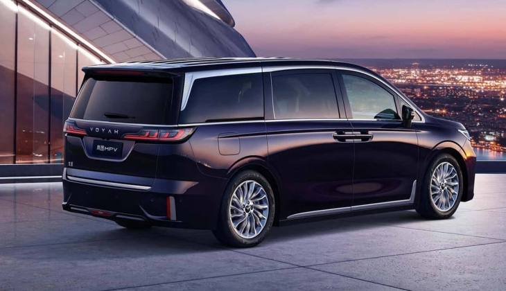 Çin in amiral gemisi olarak adlandırdığı otomobil modeli Türkiye de! Merakla beklenen Voyah Dream ın fiyatı belli oldu!
