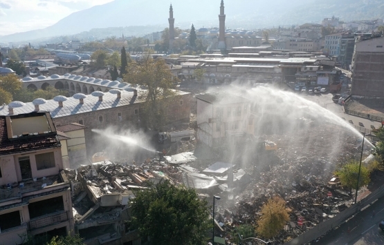 Bursa Tarihi Çarşı ve Hanlar Bölgesi nde çok katlı binanın yıkımı tamamlandı!