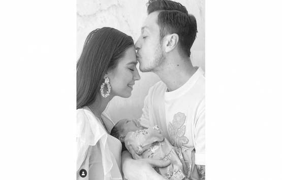 Mesut Özil den Amine Gülşe ye doğum hediyesi 80 milyonluk malikane!