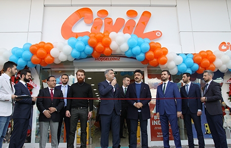 Civil, İstanbul Cevizli’de yanan mağazasını tekrar hizmete açtı!