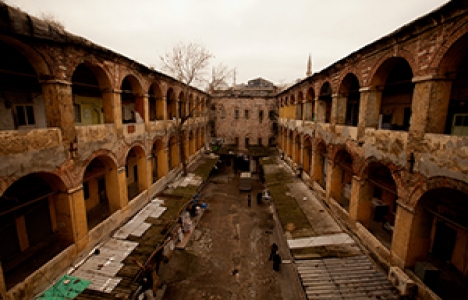 Eminönü’ndeki tarihi hanlar otele dönüşüyor!