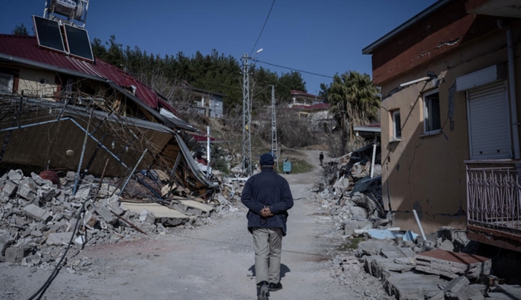 Deprem bölgesinde kalıcı konutlar nereye yapılacak? Bakan Karaismailoğlu tek tek açıkladı! 