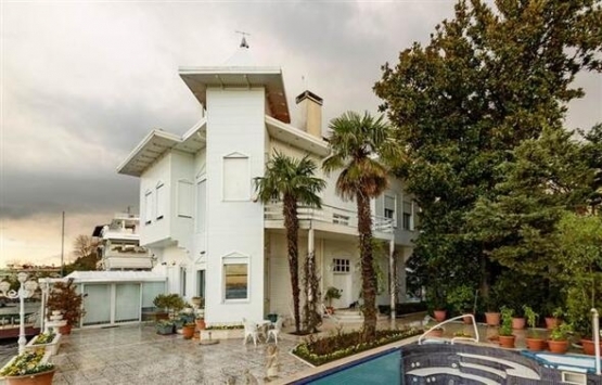 Tarihi Kuleli Yalısı 190 milyon liraya satılıyor!