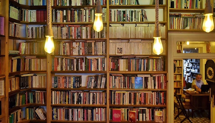 Kira artışları sahafları da vurdu: Kimi kepenk indiriyor, kimileri kafeye dönüşüyor! 