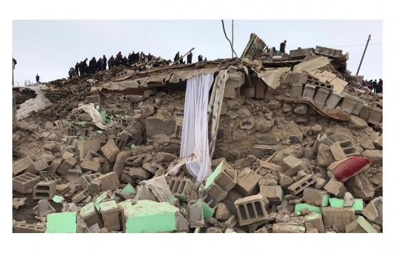 Van'da 254 konut ve 297 ahır yıkıldı, 694 yapı ağır hasar aldı! 