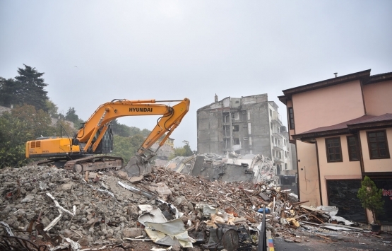Bursa Hanlar Bölgesi nde çok katlı binalar yıkılıyor! 