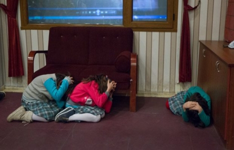 Çocuklar depremi oyunla öğreniyor!