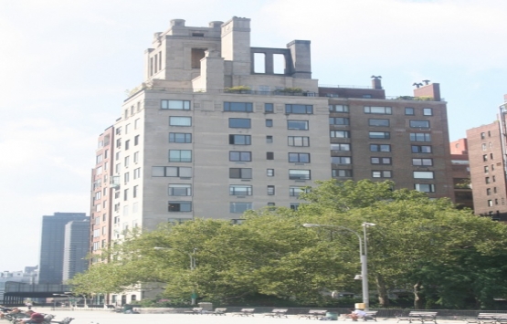 Obama, Manhattan’da 10 milyon dolara ev aldı!