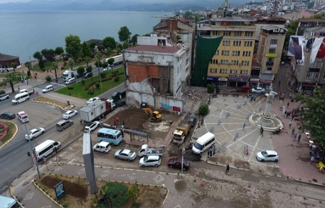 Fatsa Meydan'daki 4. bina da yıkılıyor!
