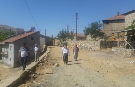 Adıyaman Çelikhan'da kilitli parke taş döşeme çalışmaları başladı!