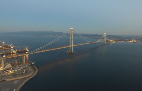 Osmangazi Köprüsü ışıklandırıldı!