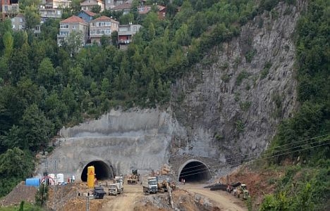 Zonguldak Mithatpaşa 2 Tüneli'nin çıkışındaki 83 ev yıkıldı! 