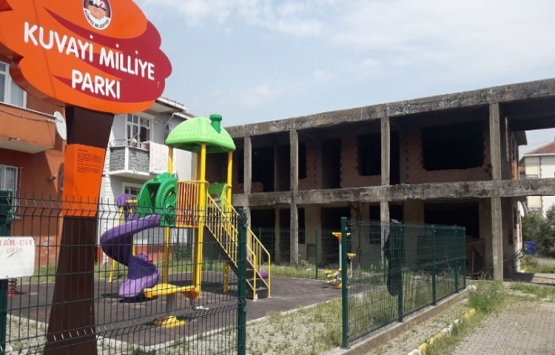 Körfez'deki metruk binalar tehlike saçıyor!