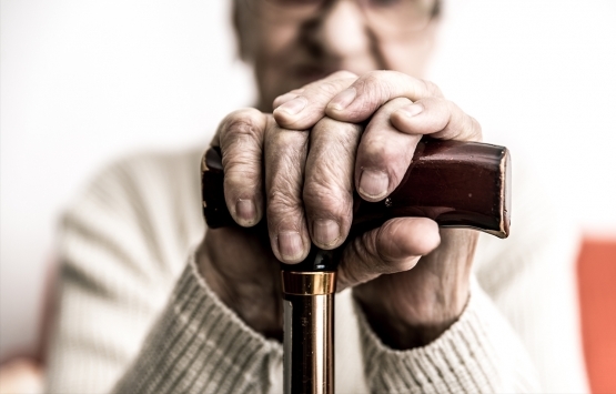 65 yaş üstü sokağa çıkma yasağı hangi illere getirildi?