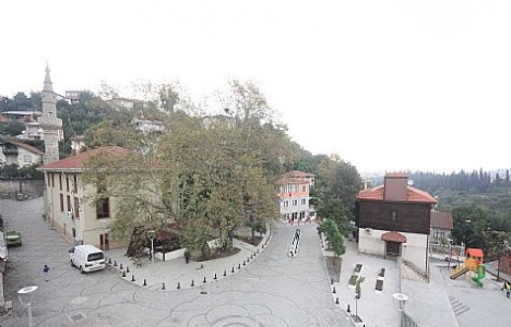 Yukarı Değirmendere Kent Meydanı açıldı!