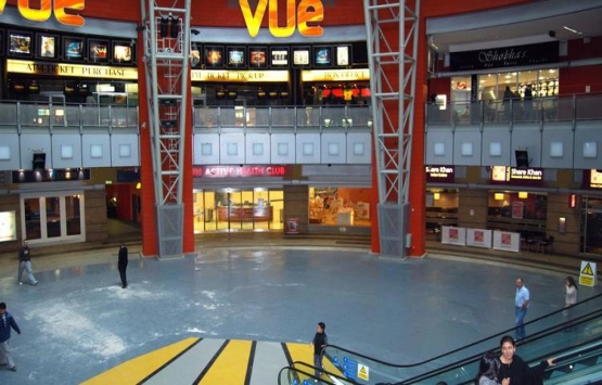 İngiliz devi Suudi Arabistan’daki sinema salonu projesini durdurdu!