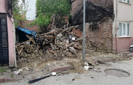 İnegöl deki metruk 2 bina yıkıldı!