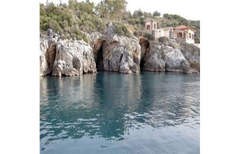 Kuşadası'ndaki kaçak inşaata vatandaşlar tepki gösterdi!