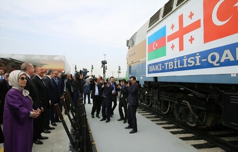Bakü-Tiflis-Kars Demiryolu Hattı açıldı!
