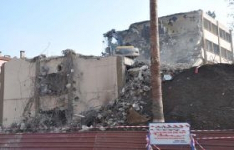 Gaziantep İslahiye eski hükümet konağı yıkılıyor! 