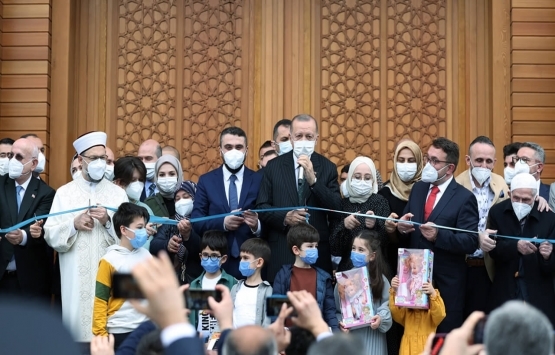 Rize de inşa edilen Ahmet Erdoğan Camisi ibadete açıldı!