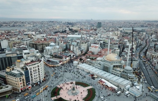 Taksim Camii minaresinin külah bölümü yerleştirildi!