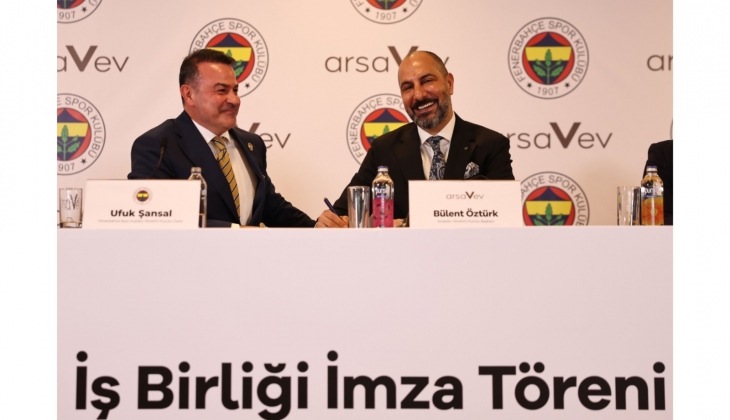 arsaVev ile Fenerbahçe Kadın Futbol Takımı arasındaki sponsorluk anlaşması için imzalar atıldı!