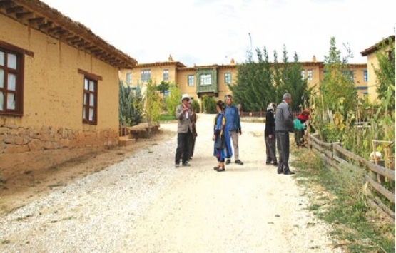 Konya Sonsuz Şükran Köyü’ne yeni kerpiç evler geliyor!