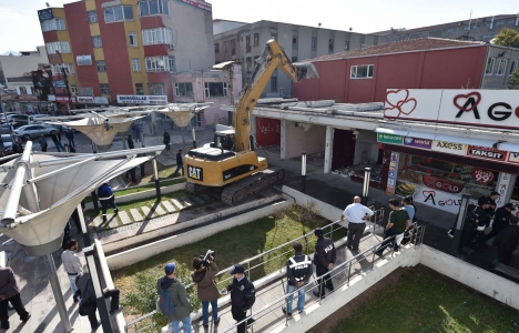 Altındağ Seğmenler Çarşısı'ndaki 6 dükkan yıkıldı!
