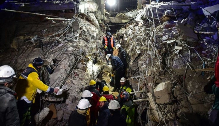 Yaralar sarılmaya başlıyor! Depremzedelere bir yardım eli de onlardan geldi