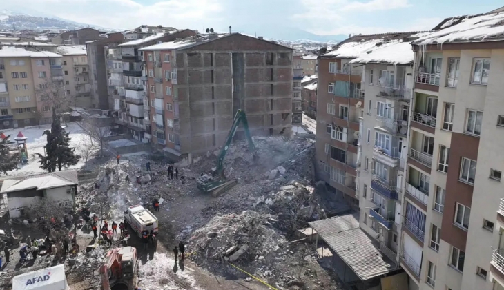 12 daireden 42 daireye dönüştürülmüş! 31 kişiye mezar olan rezidansın inşaat çalışmaları ortaya çıktı!