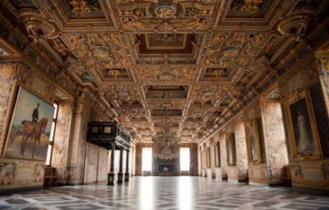 Danimarka Kraliyet Ailesi'ne ait 1400 mobilyanın tamamı satıldı!