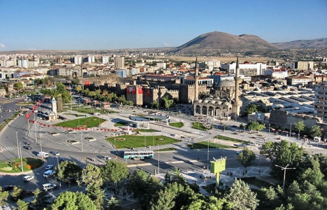 Milli Emlak'tan Kayseri'de 3.7 milyon TL'ye satılık arsa!