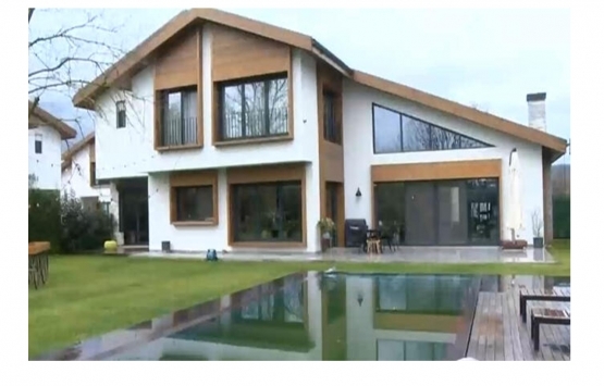 Emre Aydın Ömerli deki lüks villasının kapılarını açtı!