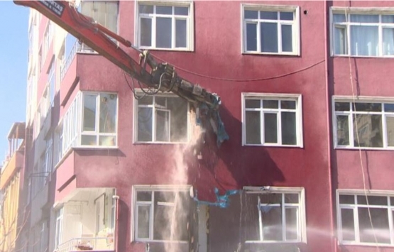 Bahçelievler'deki 42 yıllık binada yıkım başladı!