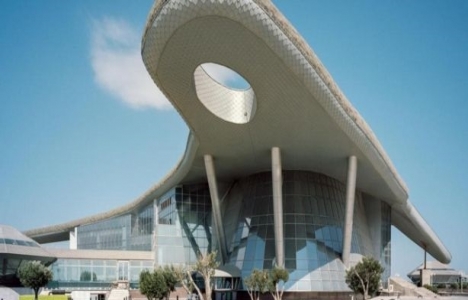 Petrol zengini Bakü de Paris inşa ediliyor!