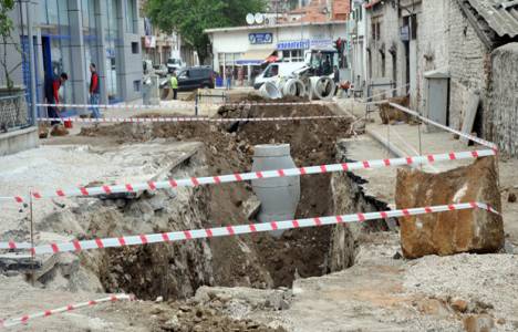 Milas İnönü Caddesi'ndeki altyapı çalışmalarında tarihi eser kalıntılarına rastlandı!
