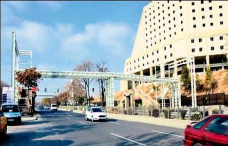 Ankara Etlik Hastane önündeki yaya üst geçidi yeniden yapılacak!