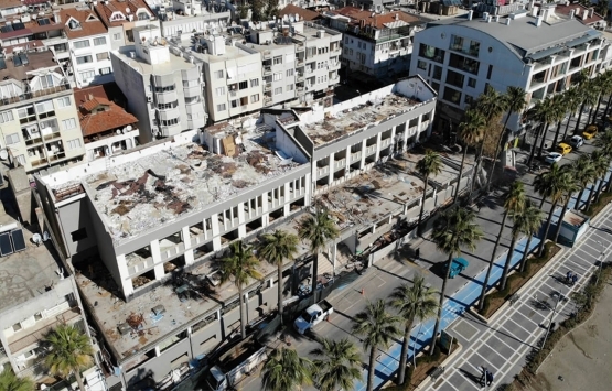 Marmaris Belediyesi hizmet binası yıkıldı!