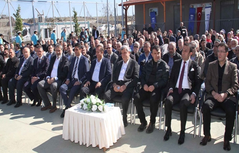 Dilovası Çerkeşli Köyü'ne futbol sahası!