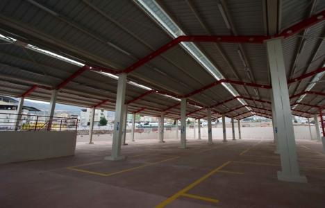 Bayraklı Osmangazi'deki pazaryeri tamam!