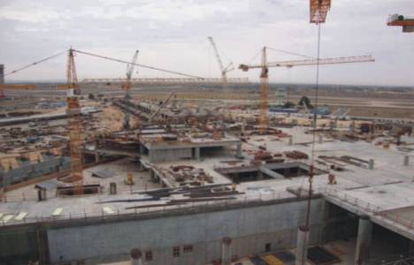 Libya'da yüzlerce projeyi üstlenen 220 firma kaderine terk edildi!