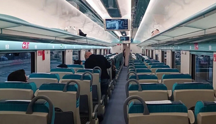 Milli elektrikli trenin üçüncü seti yakında raylarda! Bakan tek tek açıkladı!