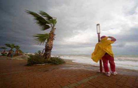 Ege'de aşırı yağış ve fırtınaya dikkat!